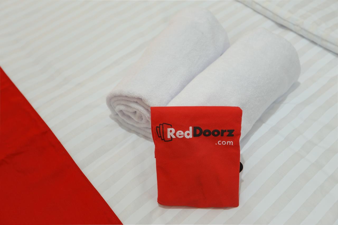 RedDoorz Plus @ Danau Sunter Utara Jakarta Extérieur photo