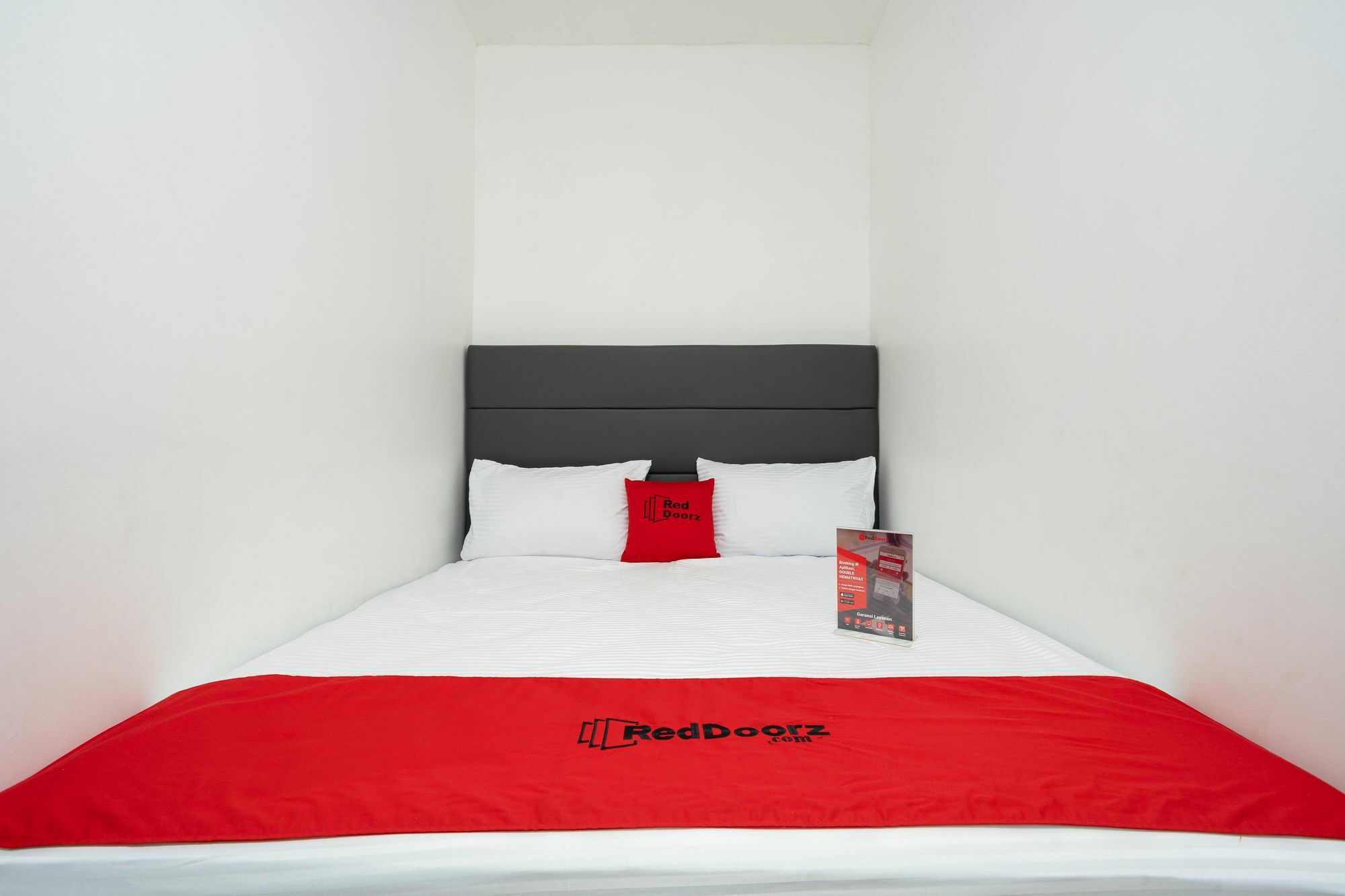 RedDoorz Plus @ Danau Sunter Utara Jakarta Extérieur photo
