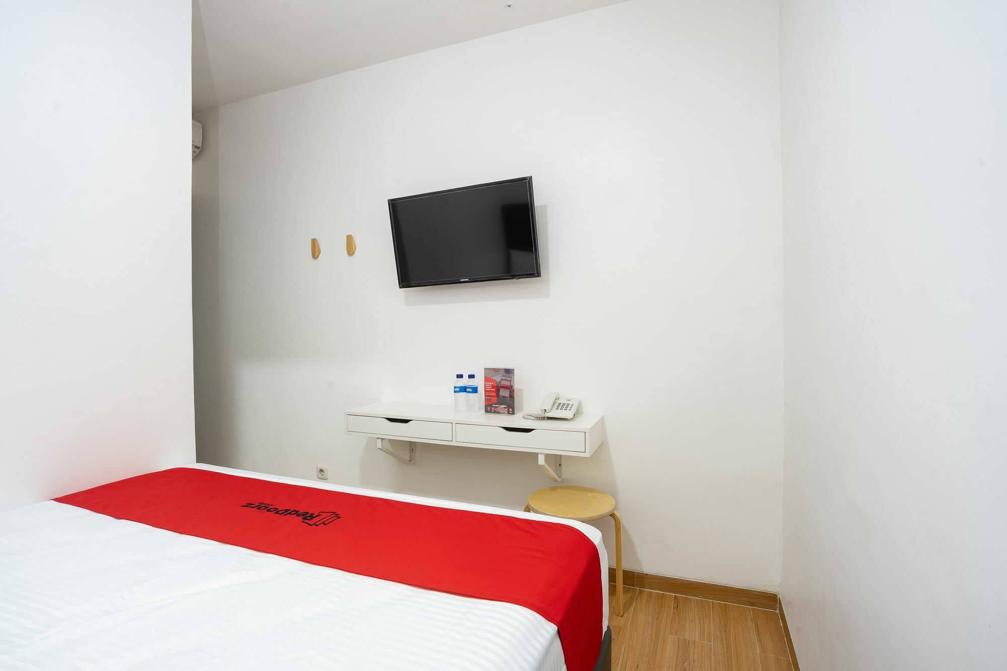 RedDoorz Plus @ Danau Sunter Utara Jakarta Extérieur photo